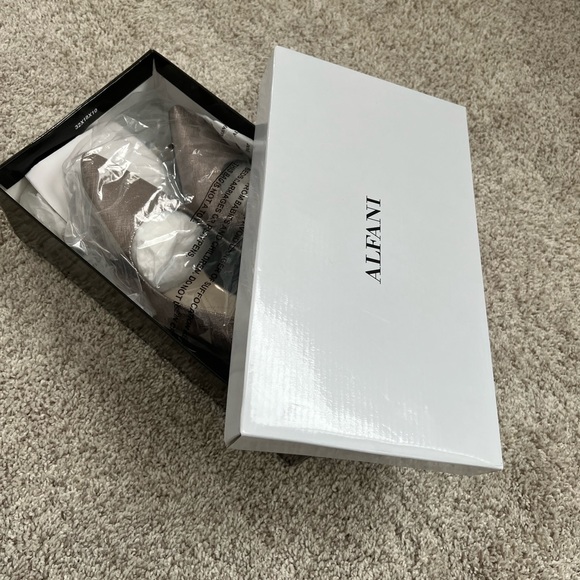 NIB Alfani StepNFlex fit 8W - Picture 6 of 6